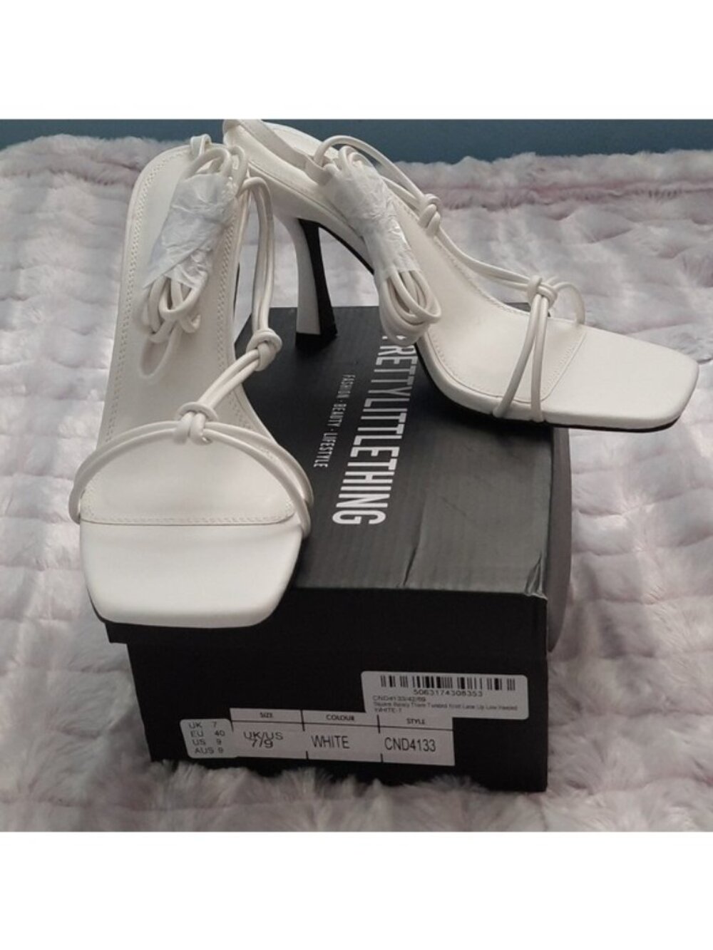 Pretty Little Thing NWT Square Barely There Twisted Knot Lace Up Sandal Size 9